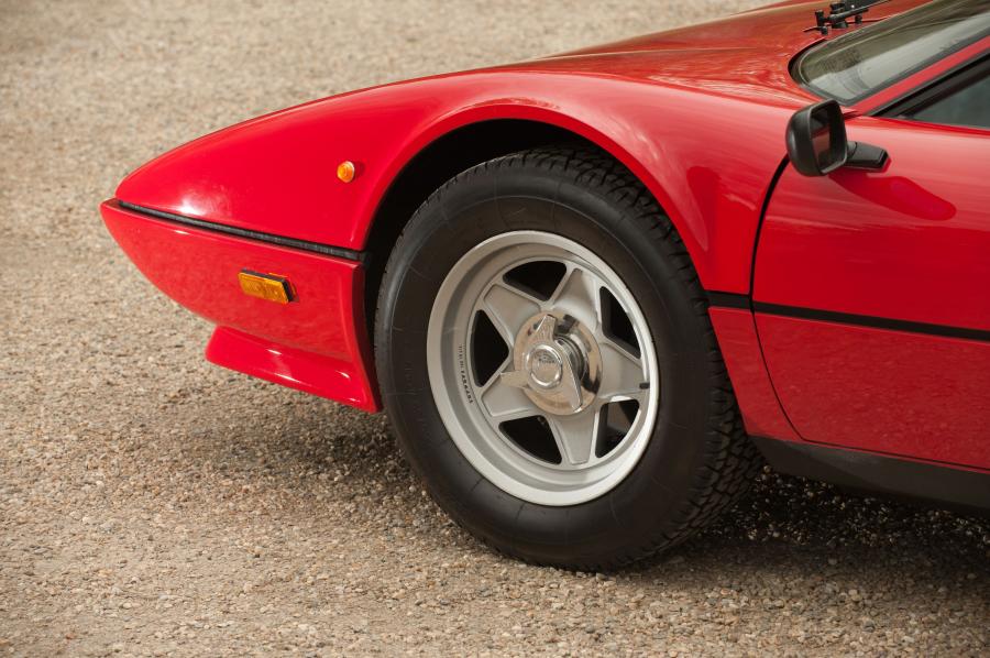  Ferrari 512 BBi 1984 года  (фото 29 из 45)